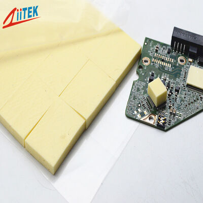 Vật liệu giao diện nhiệt dựa trên silicon CPU Heat Pad có chất chống cháy và mật độ 2,9 gram trên mỗi centimet khối