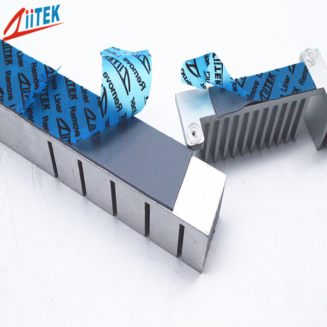 Độ cứng 50 Shore 00 Bề mặt có độ dính cao làm giảm điện trở tiếp xúc Miếng silicon cho bộ định tuyến