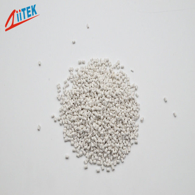Đen nhiệt dẫn Nylon 5.0W Vật liệu nhựa để làm mát cho khuôn và các bộ phận nhựa