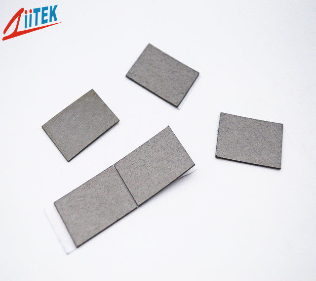 Tổn thất từ ​​tính cao 1,5W/m・K Độ dẫn nhiệt Vật liệu hấp thụ dẫn nhiệt được sử dụng trong các giải pháp che chắn EMI và điện tử ô tô